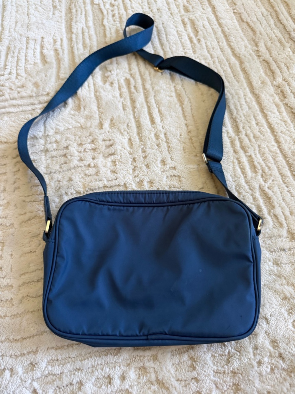 Hedgren Blue Nylon Crossbody Bag Lightweight Travel Purse Gold Hardware - Picture 2 of 5